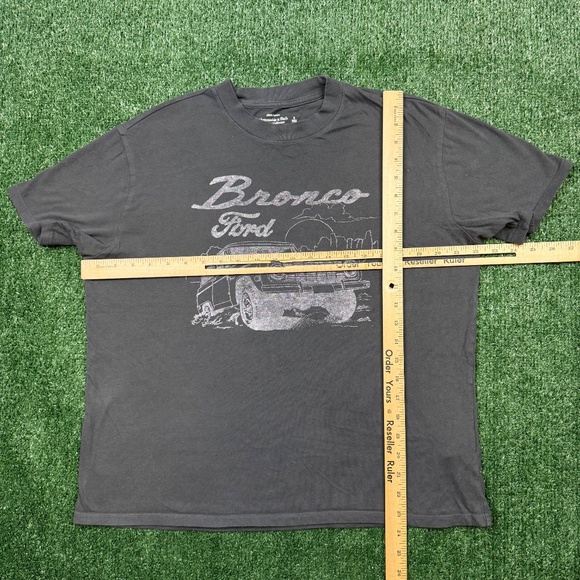 Abercrombie Fitch Ford Bronco Graphic T Shirt Women's Size S Gray Short Sleeve - Picture 5 of 8